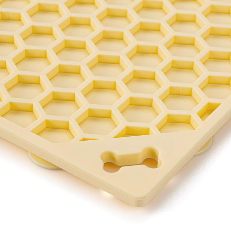 Yellow Honeycomb Lick Mat for Dogs & Cats (20x20cm) - Image 5