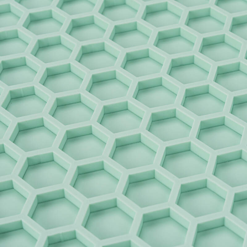 Mint Honeycomb Lick Mat for Dogs & Cats (20x20cm) - Image 7