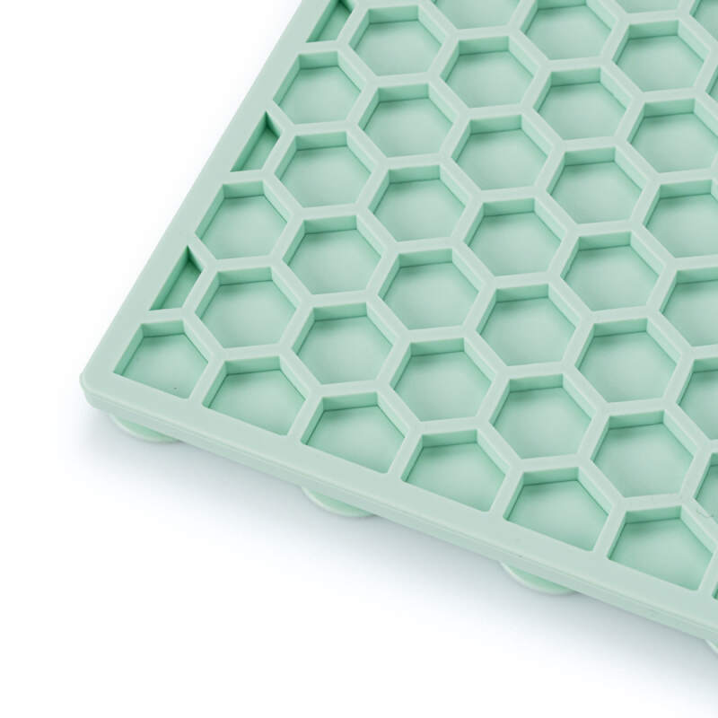 Mint Honeycomb Lick Mat for Dogs & Cats (20x20cm) - Image 9
