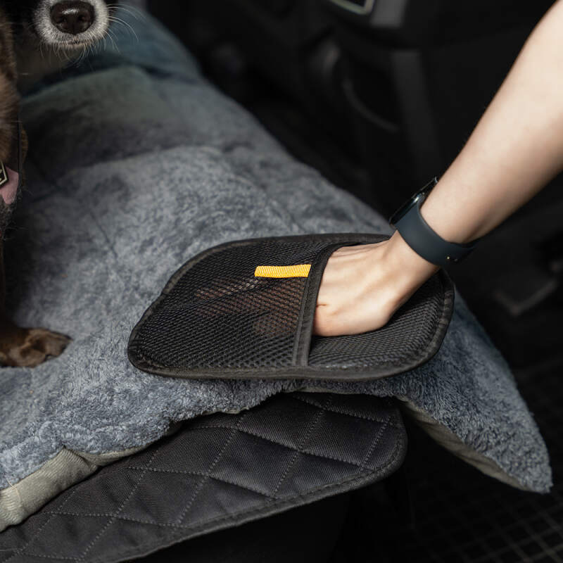 Reusable Pet Hair Removal Glove for Dogs & Cats - Image 8